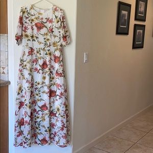 NWOT Floral maxi dress